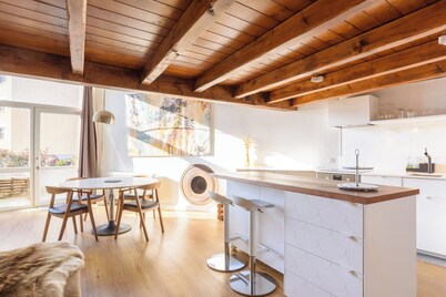 Rue du Centre | Bright duplex near Montreux train station