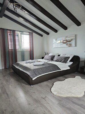 3 bedrooms, iron/ironing board, WiFi, bed sheets - Cool 3-bedroom house with AC in charming Praputnjak (Hreljin)