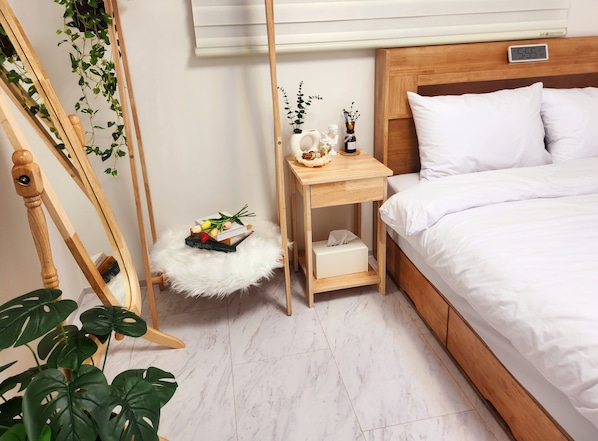 3 bedrooms, in-room safe, free WiFi, bed sheets