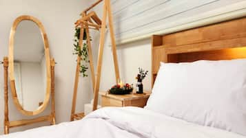 3 bedrooms, in-room safe, free WiFi, bed sheets
