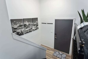 Interior - Pets Welcome_Close to DT Lees Summit, Walk to Shops|5 King Beds|Mins to Stadiums (Lee's Summit)