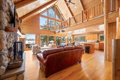 Loon Star Lodge - Three Bedroom Log Home