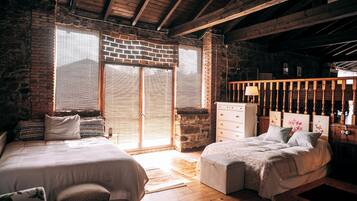 5 habitaciones, tabla de planchar con plancha, wifi y ropa de cama