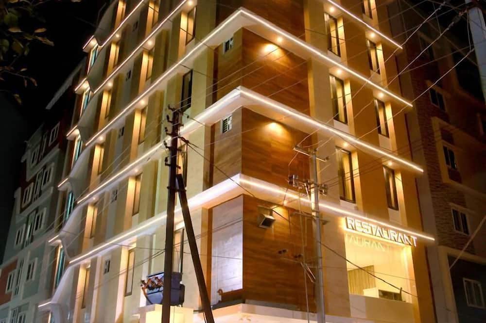 NOVEL HOTEL