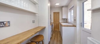 4 bedroom house, close to Walmgate bar, sleeps 7