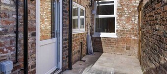 4 bedroom house, close to Walmgate bar, sleeps 7