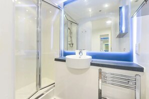 Studio, Non Smoking | Bathroom