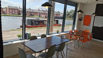 Yhden hengen huone, tupakointi kielletty | Jaettu keittiö