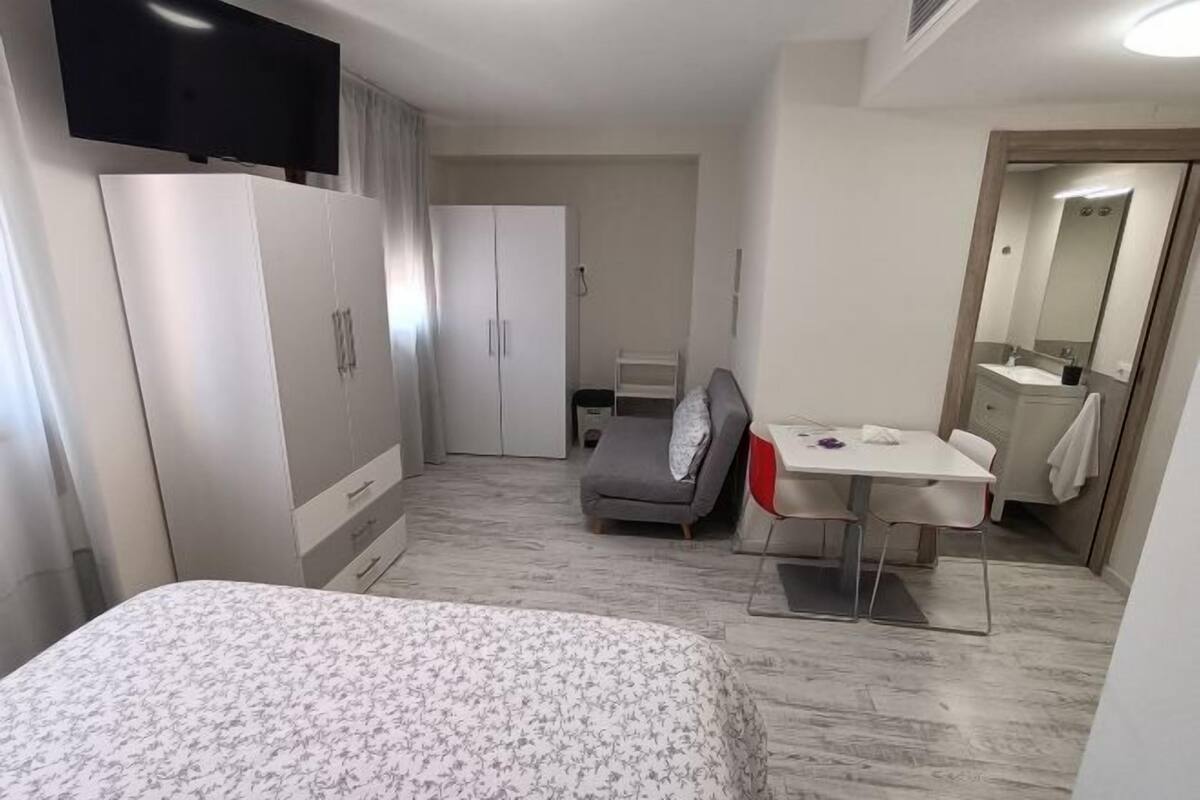 Desk, laptop workspace, free WiFi