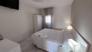 Deluxe Studio, Balcony, Mountain View | Desk, laptop workspace, soundproofing, free cots/infant beds