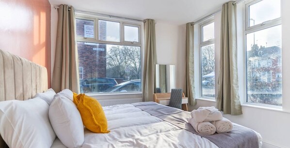 5 habitaciones, tabla de planchar con plancha y wifi gratis