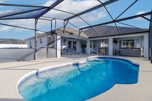 Piscine extérieure, piscine chauffée