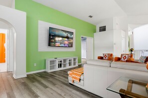 Smart TV - Disney Area, Pool, Game Room, Perfect for Families (Kissimmee)