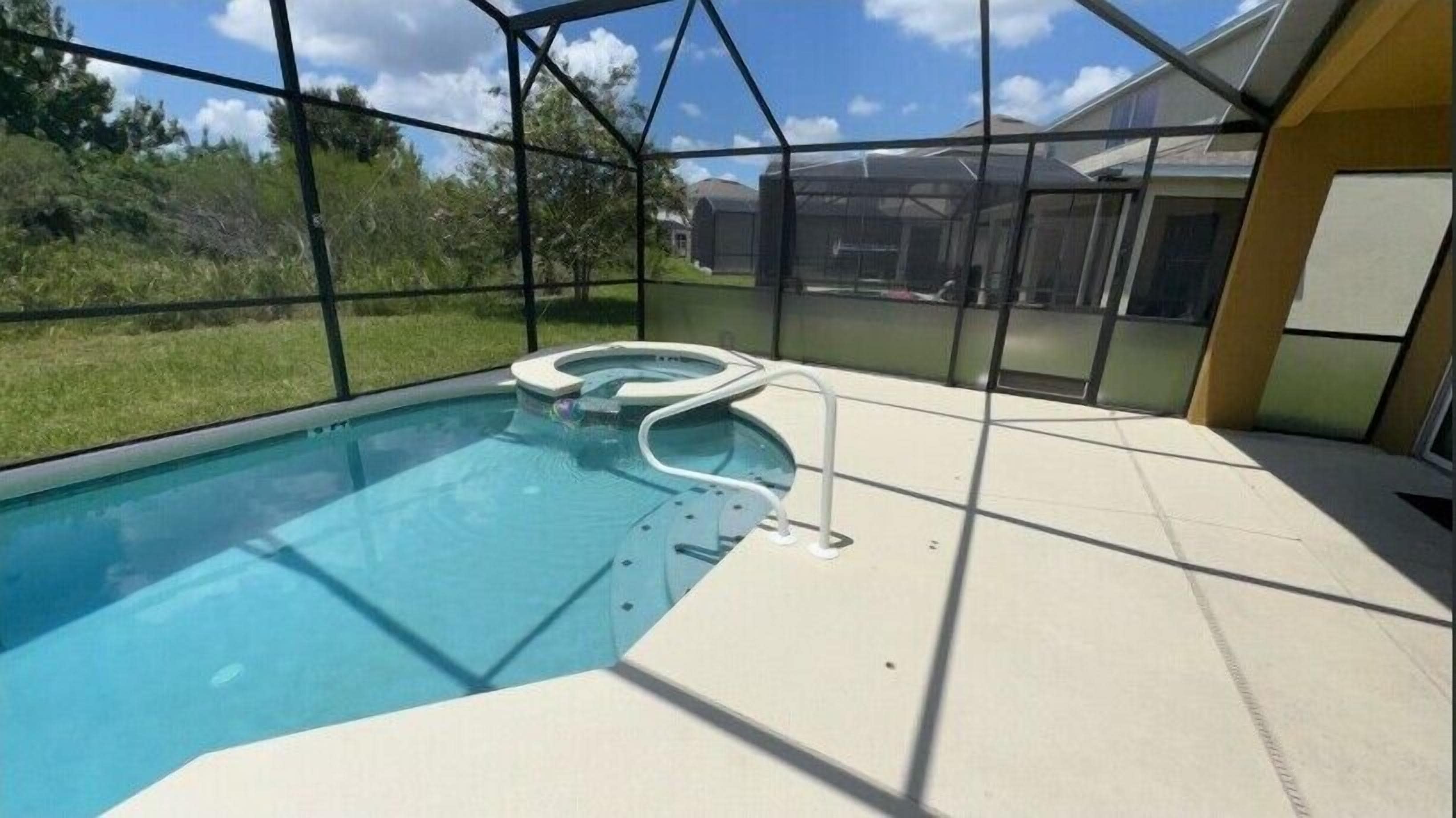 Piscine extérieure, piscine chauffée