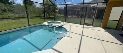 Piscine extérieure, piscine chauffée