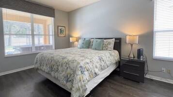 6 habitaciones, tabla de planchar con plancha y cuna de viaje