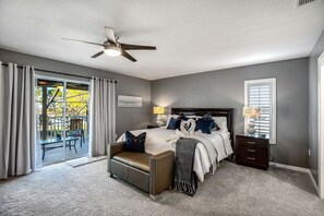 5 chambres, bureau, fer et planche à repasser, lit parapluie