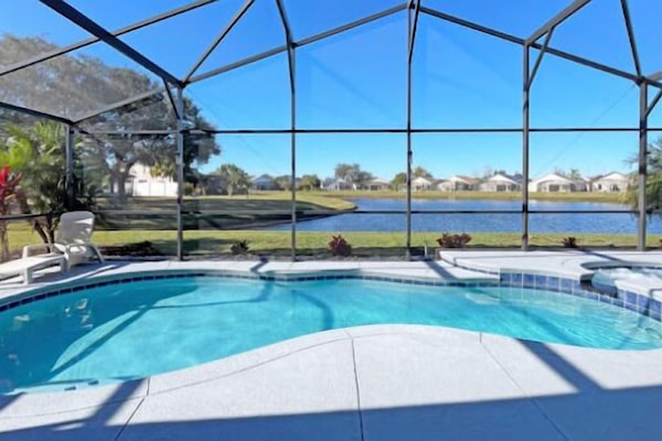 Alternate view of the pool.