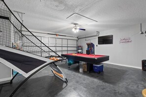 Games room - 5BR Family Villa | South-Facing Pool, Game Room, Near Disney (Kissimmee)