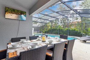 Outdoor dining