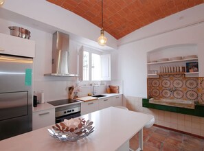 Réfrigérateur, micro-ondes, four, lave-vaisselle