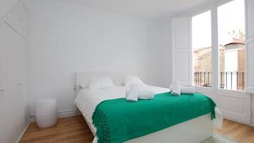 2 slaapkamers, een strijkplank/strijkijzer, gratis wifi, beddengoed