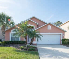 Exterior - Disney Area 4-BR Villa with South-West Private Pool & Game Room (Kissimmee)