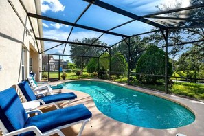 屋外プール、温水プール