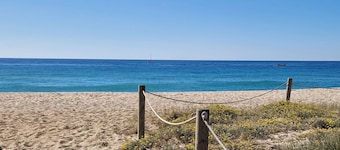 Ca l'Enric · Casa con jardín cerca de la playa