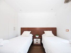 2 chambres, fer et planche à repasser, Wi-Fi gratuit, draps fournis