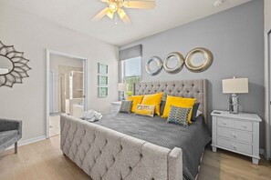 6 bedrooms, desk, iron/ironing board, free WiFi