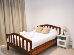 3 bedrooms, iron/ironing board, free WiFi, bed sheets