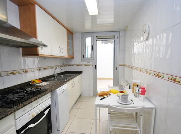 Fridge, microwave, oven, dishwasher