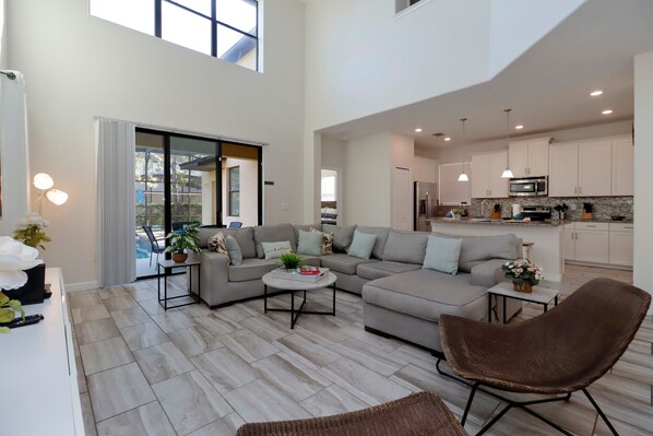 Smart TV, table tennis