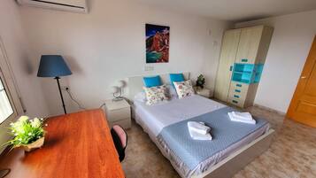 4 bedrooms, iron/ironing board, free WiFi, bed sheets