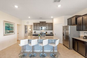 Seggiolone, isola per cucina