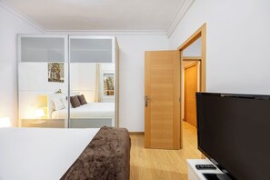 3 soverom, strykejern/-brett, reiseseng for barn og wi-fi (inkludert)