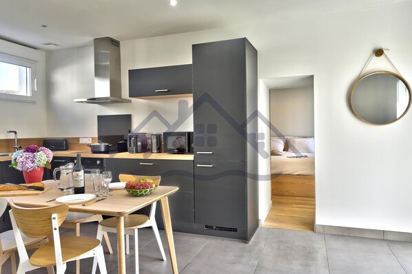 Dining - Fully enclosed Garden Single story House (Guilvinec)