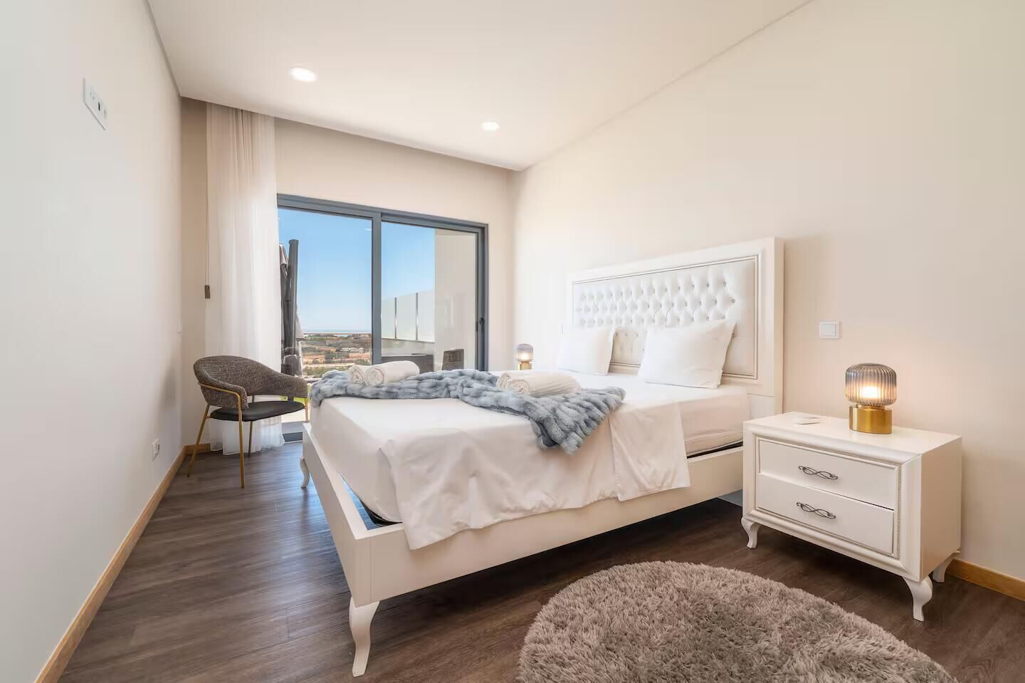 3 habitaciones, tabla de planchar con plancha y wifi gratis 