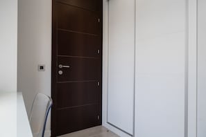 Interni