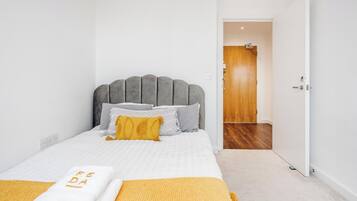 Apartment | 2 bedrooms, iron/ironing board, free WiFi, bed sheets