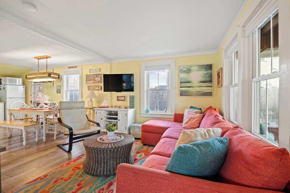 Televisión y oficina 