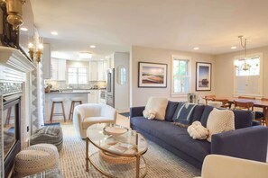 TV, fireplace, offices - Private deck, walk to Commercial Street! (Provincetown)