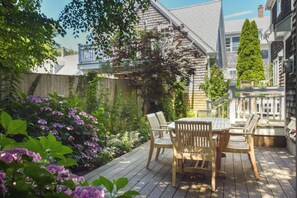 Outdoor dining - Private deck, walk to Commercial Street! (Provincetown)