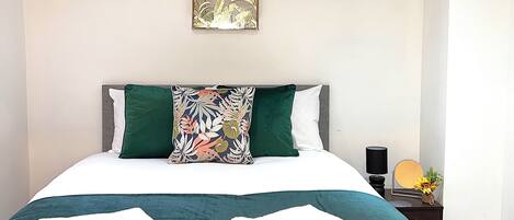 2 bedrooms, WiFi, bed sheets