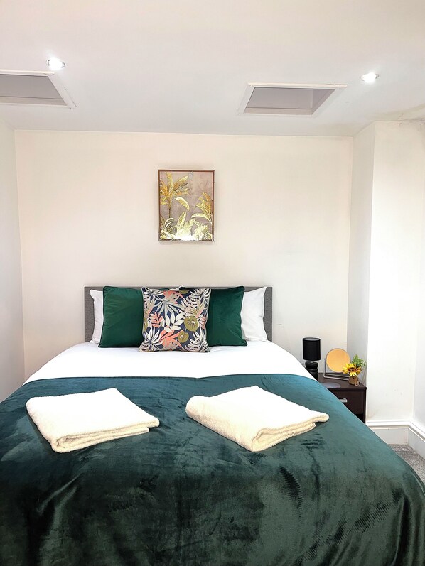 2 bedrooms, WiFi, bed sheets