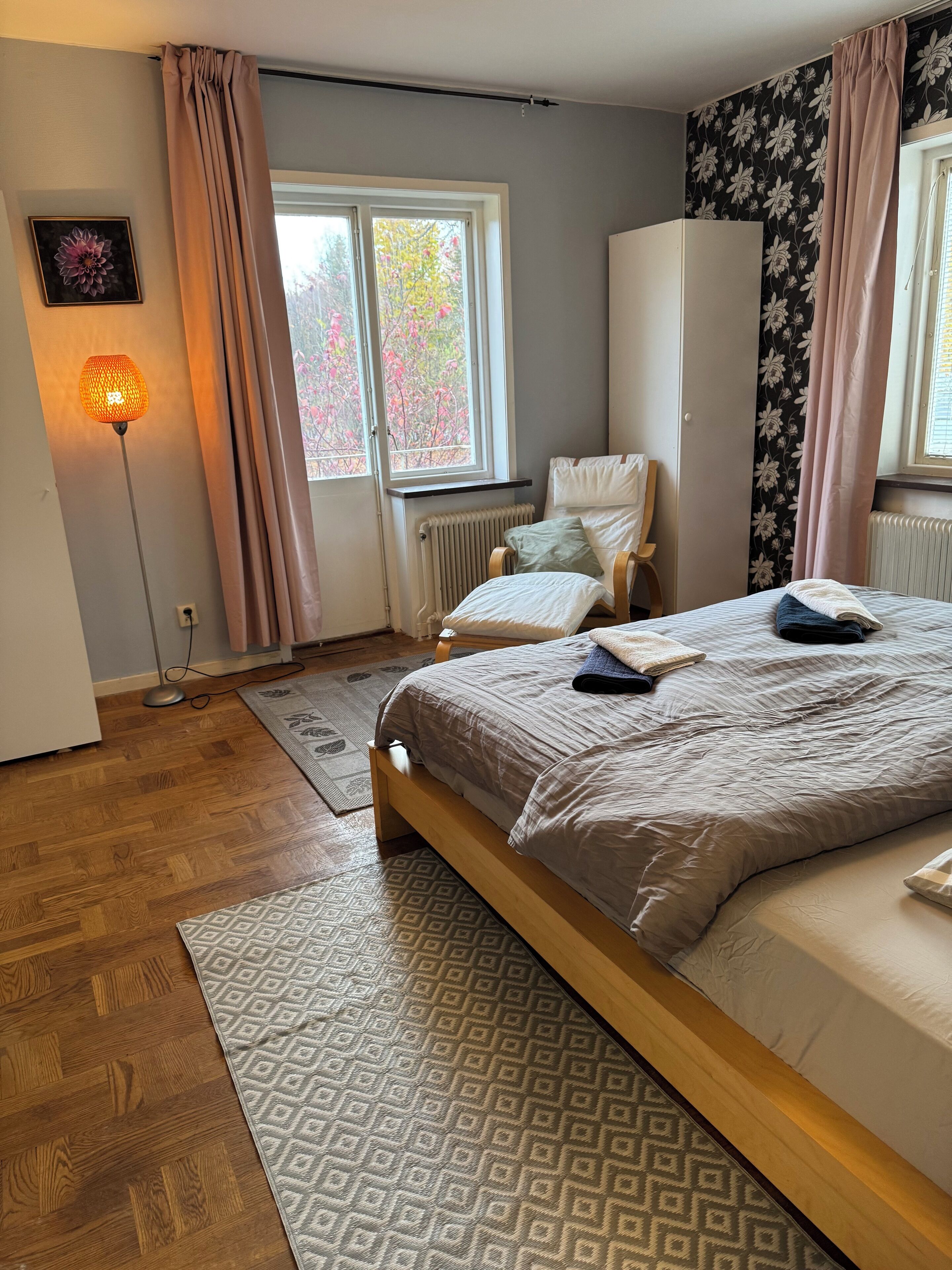 3 habitaciones, escritorio, wifi gratis y ropa de cama 