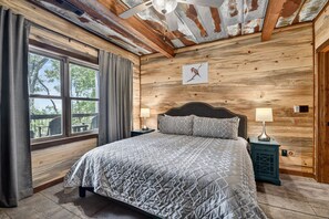 3 habitaciones, escritorio, tabla de planchar con plancha y wifi gratis