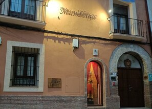 Exterior detail - Oceania Loft with Jacuzzi (Munébrega)