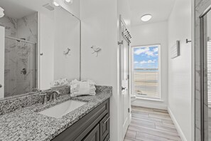 Shower, towels - Amazing beach house, private heated pool and separate In-Law suite. (Navarre)